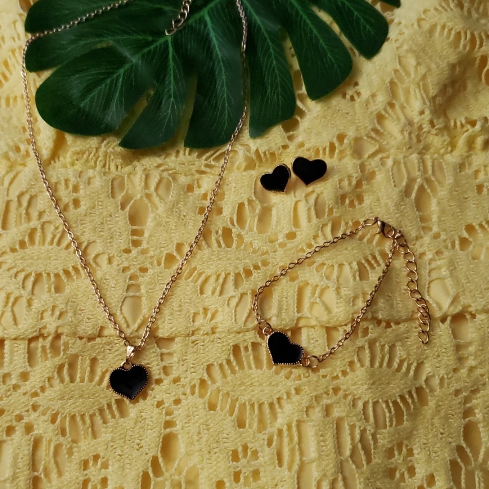 Black Heart Charm Jewelry Set